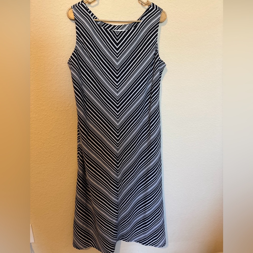 Studio I Women's Sleeveless Dress Black White Stripe, Size 16P